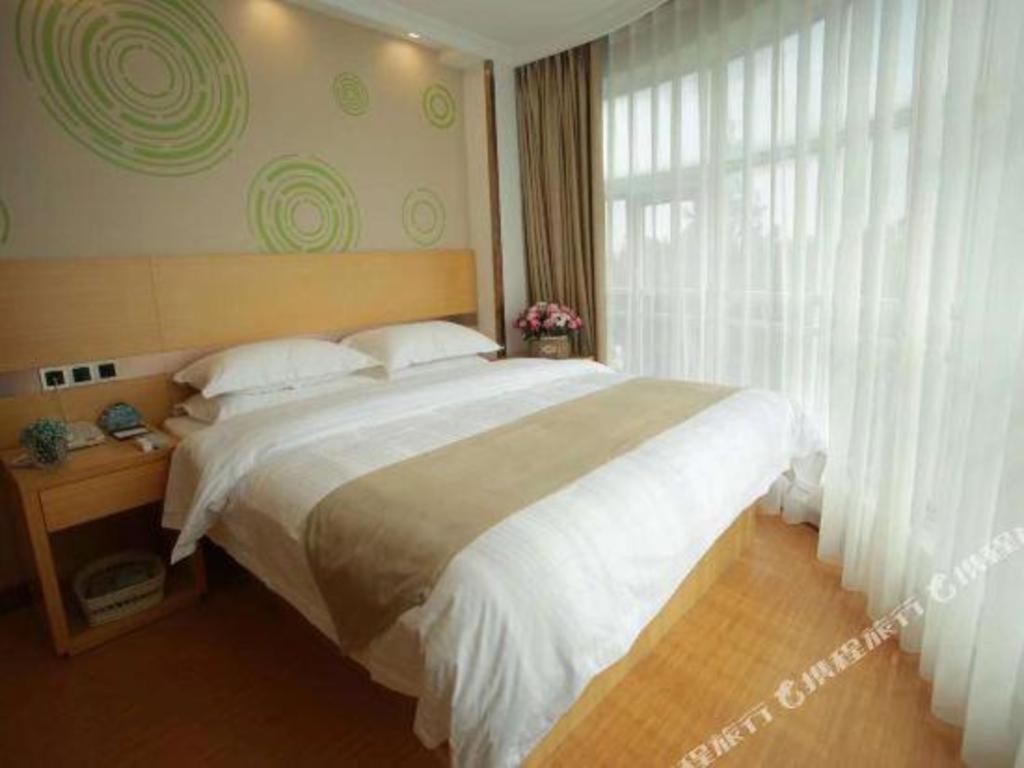 GreenTree Inn Shanghai National Convention and Exhibition Center Huaxiang Road Business Hotel 34/64