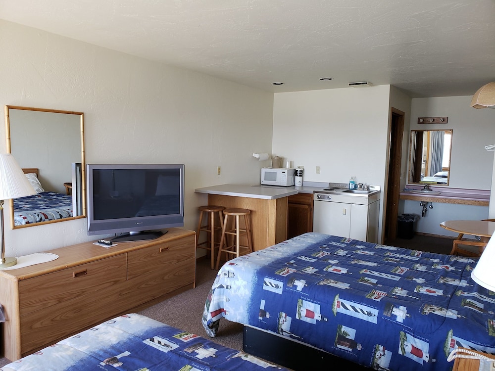 Algoma Beach Motel 9/35