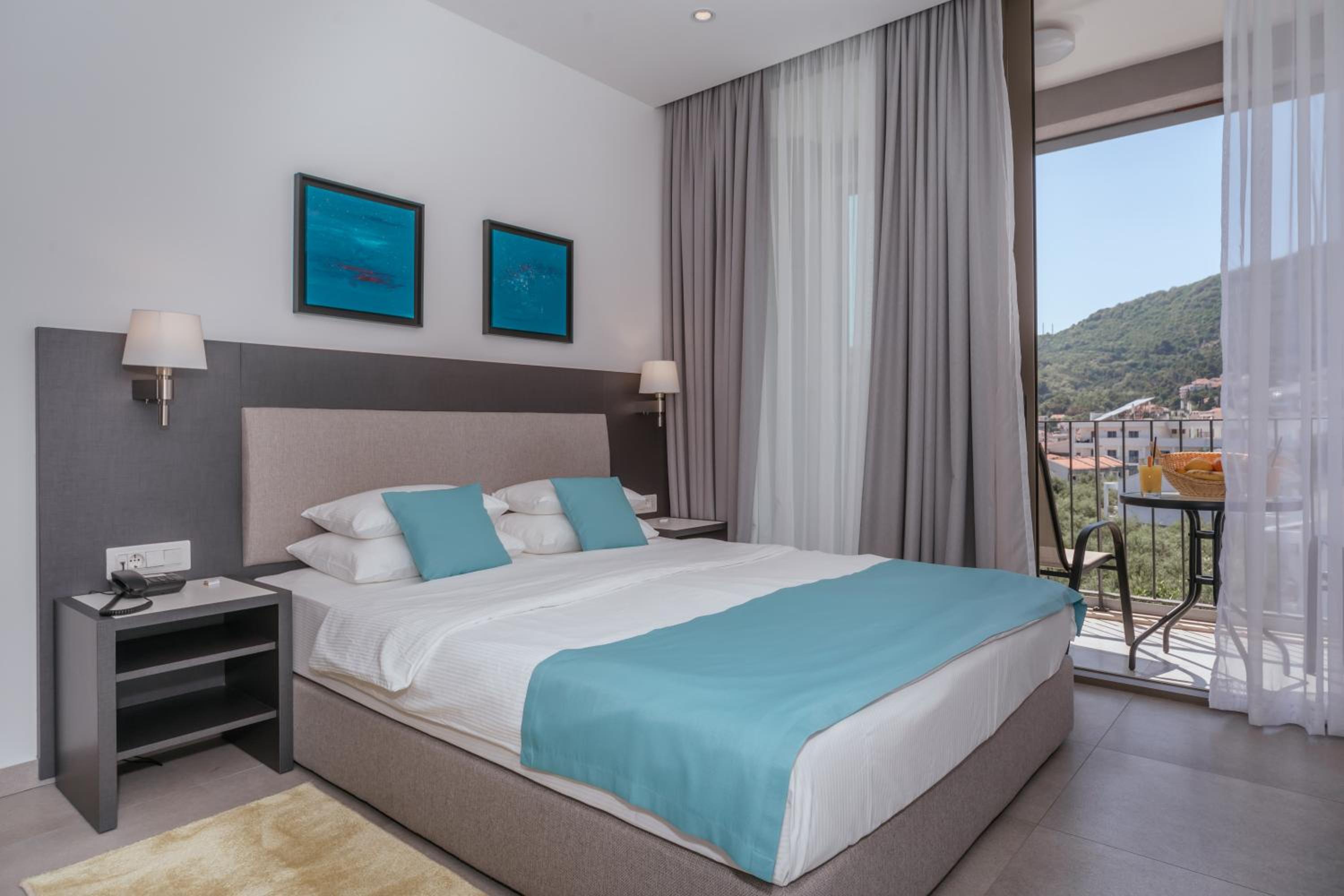 ROOM, DOUBLE BED, BALCONY