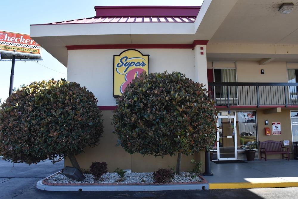 Super 8 by Wyndham Tifton 9/54