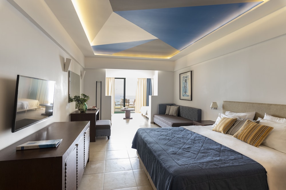 DELUXE, FAMILY, SEA VIEW