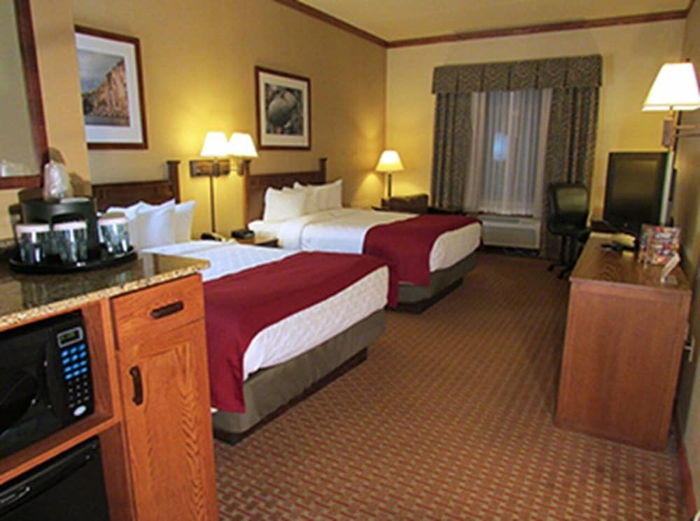 Canal Park Lodge 9/41