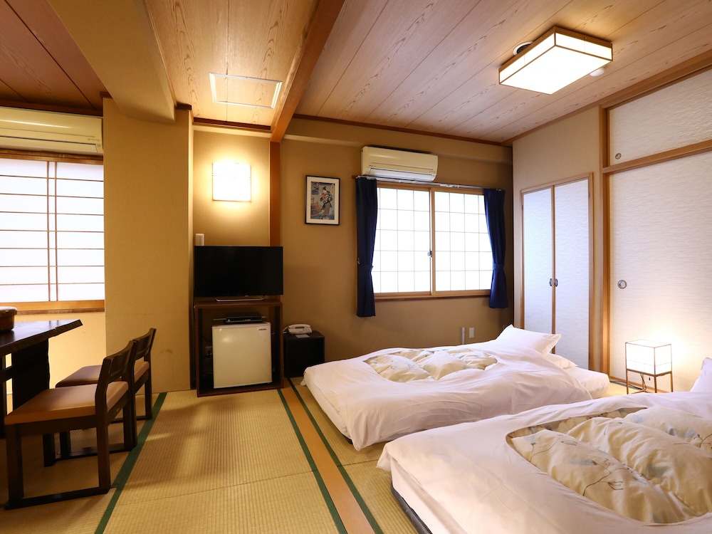 JAPANESE, DELUXE