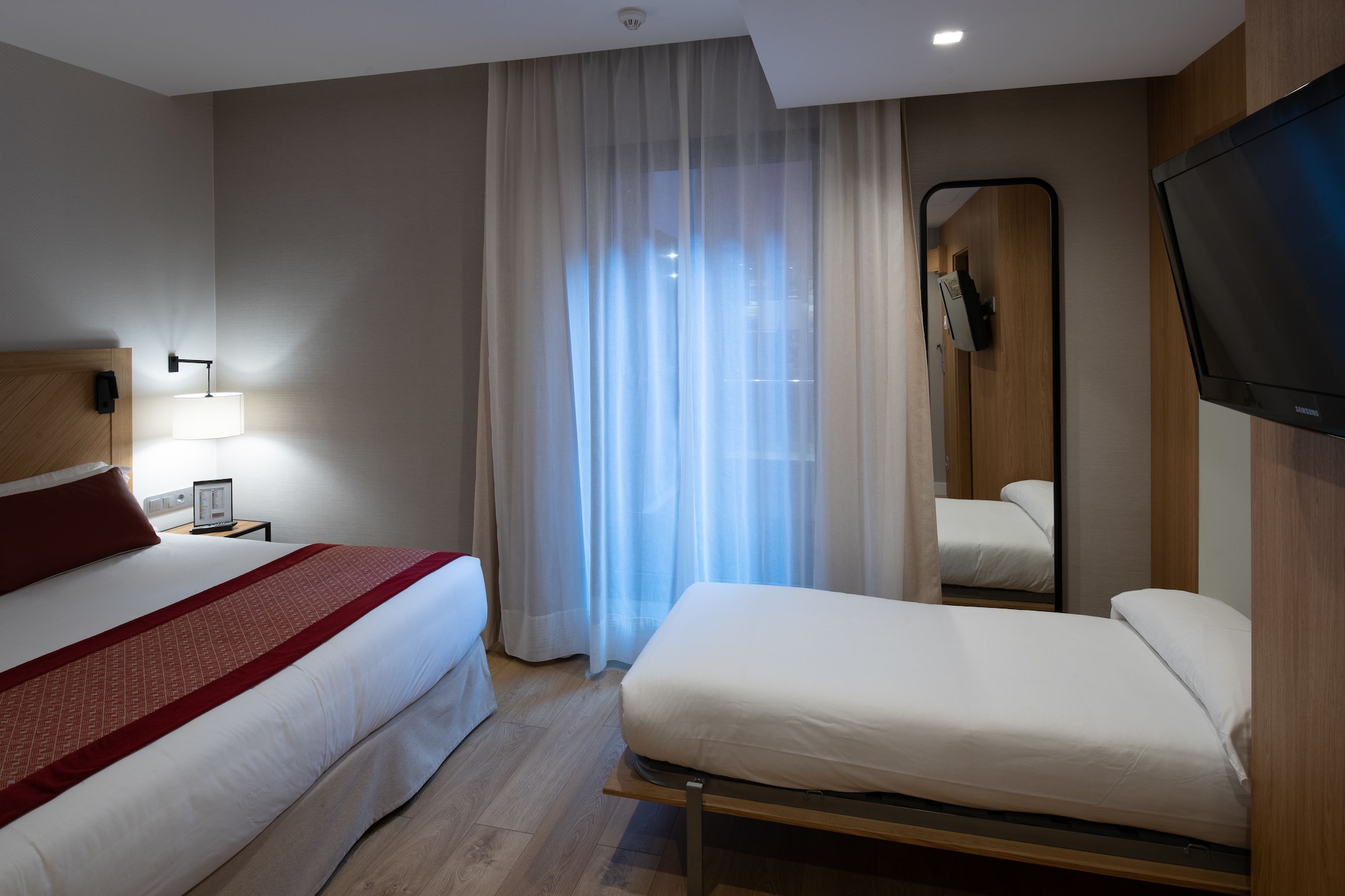 ROOM, TRIPLE