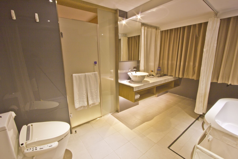 W5 Best Hotel 11/54