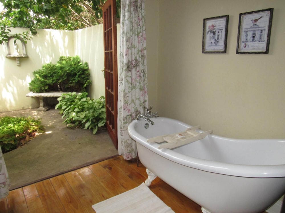 Happy Lands Self Catering/B&B 48/48