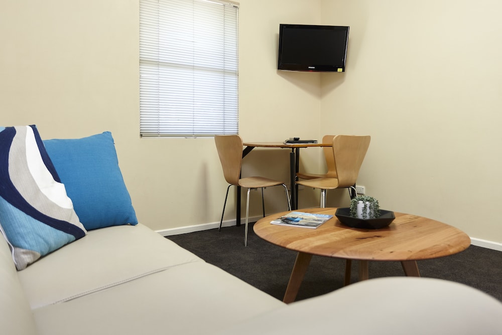 Elphin Motel and Serviced Apartments 37/50