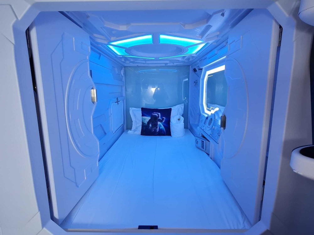 Galaxy Pods Capsule Hotel Boat Quay 25/39