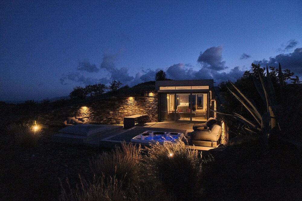 Hidden Retreats Kythera 1/50