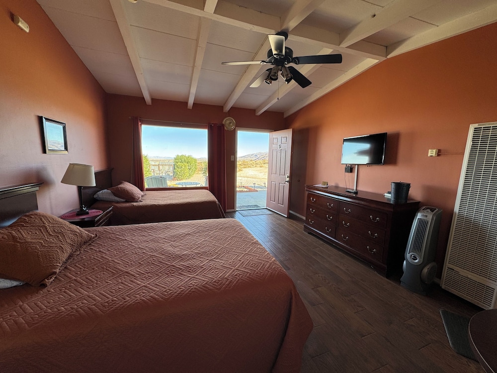 Harmony Motel 32/50