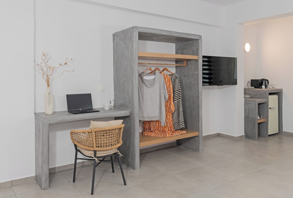 Ixthioessa Hotel 40/53