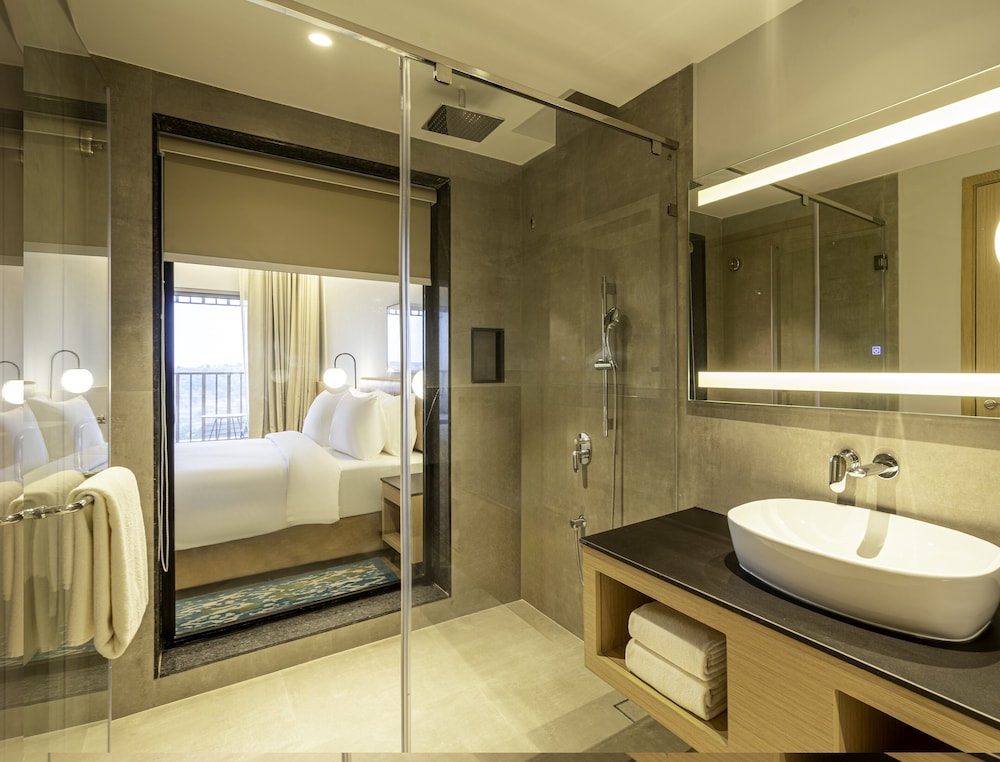 Radisson Resort Hatgad Saputara 73/74