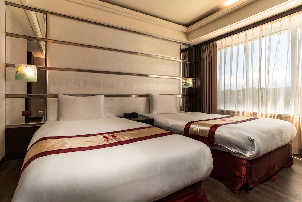 DELUXE, TWIN BEDS