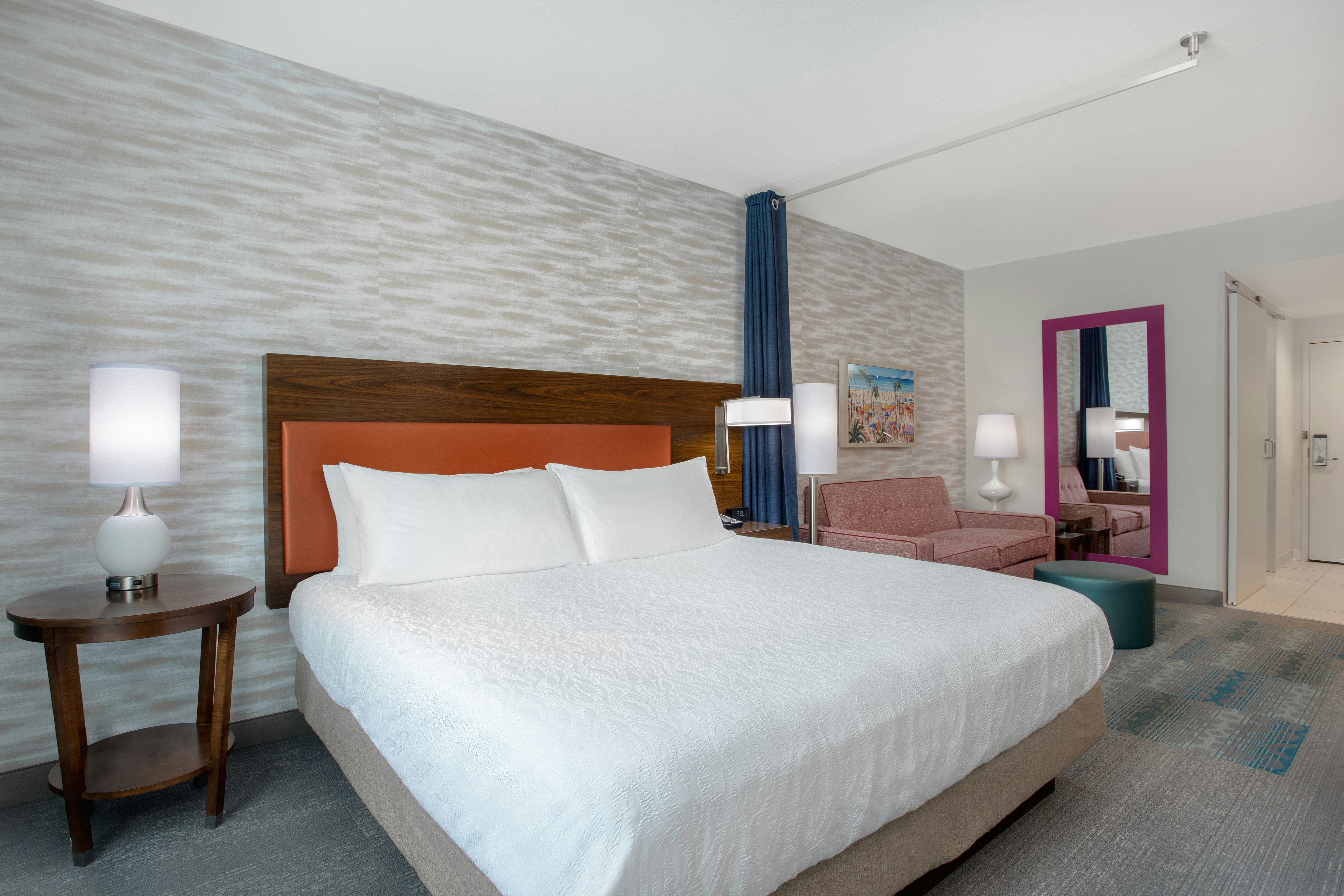 STUDIO, SUITE, KING BED