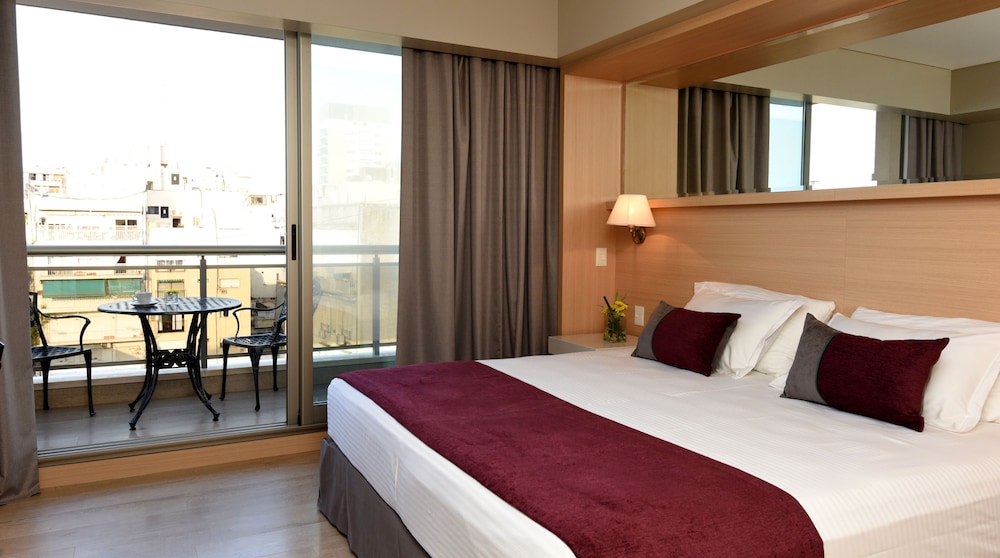 SUPERIOR, KING BED, BALCONY