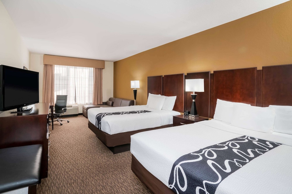 La Quinta Inn Suites By Wyndham Memphis Wolfchase 14/63