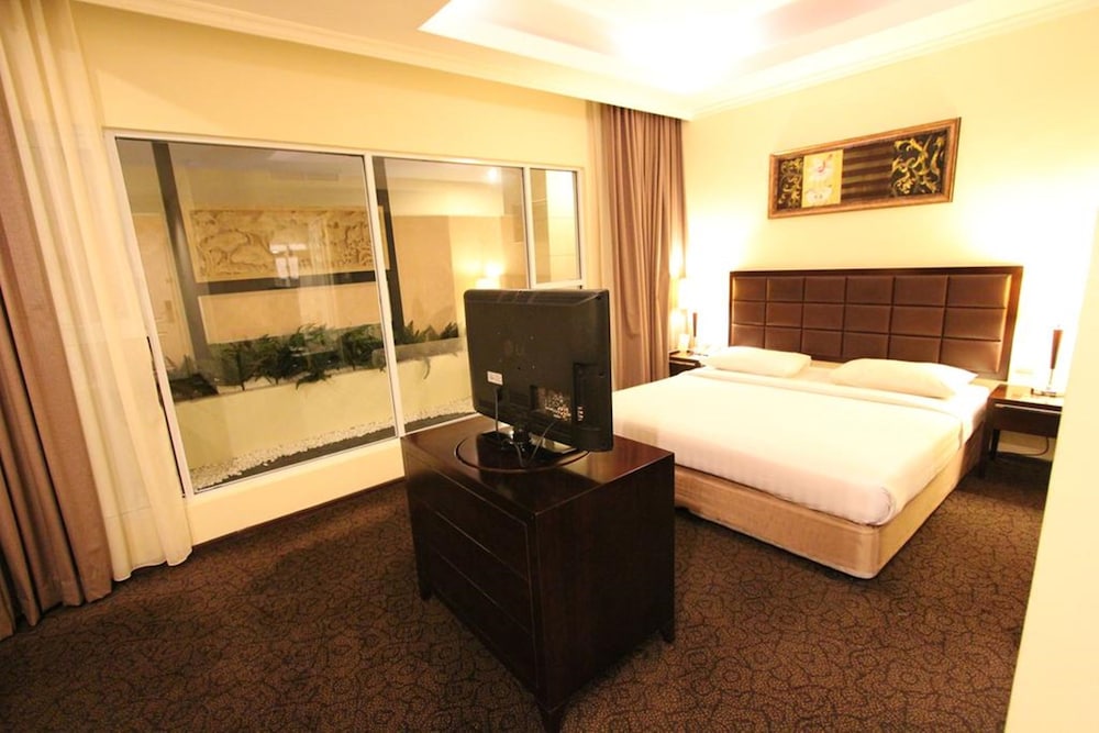 Harmoni One Convention Hotel and Service Apartments 11/65