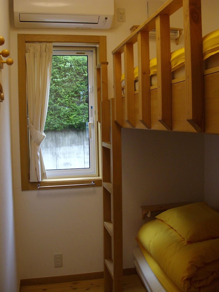 Lodge Orange Cabin 27/63