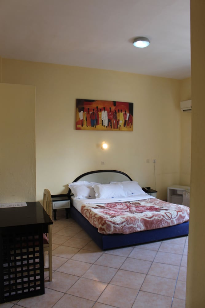 Hotel Beausejour Mirabel 4/27