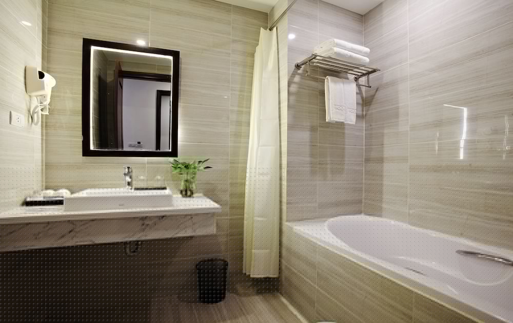 Inearth Hotel Hanoi (Ex. Poonsa Hanoi Hotel) 21/66