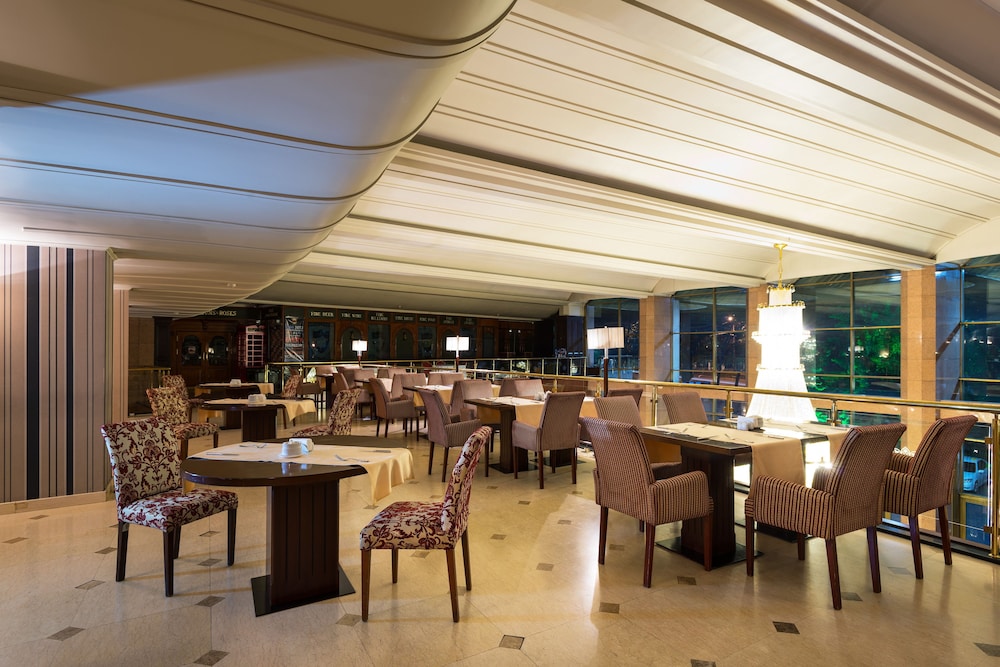 Kazakhstan Hotel 70/87