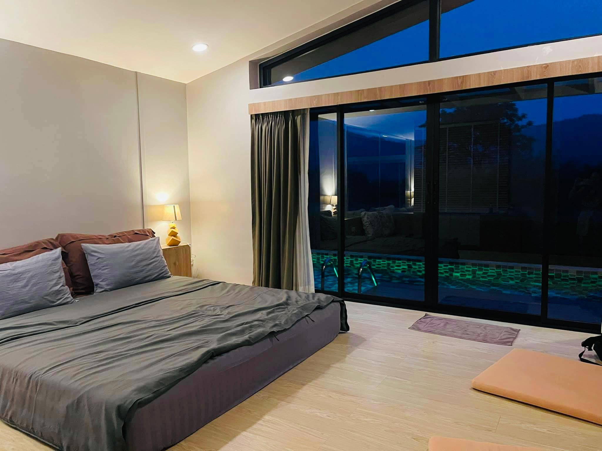 Room, Double Bed, Pool View, Pool Access