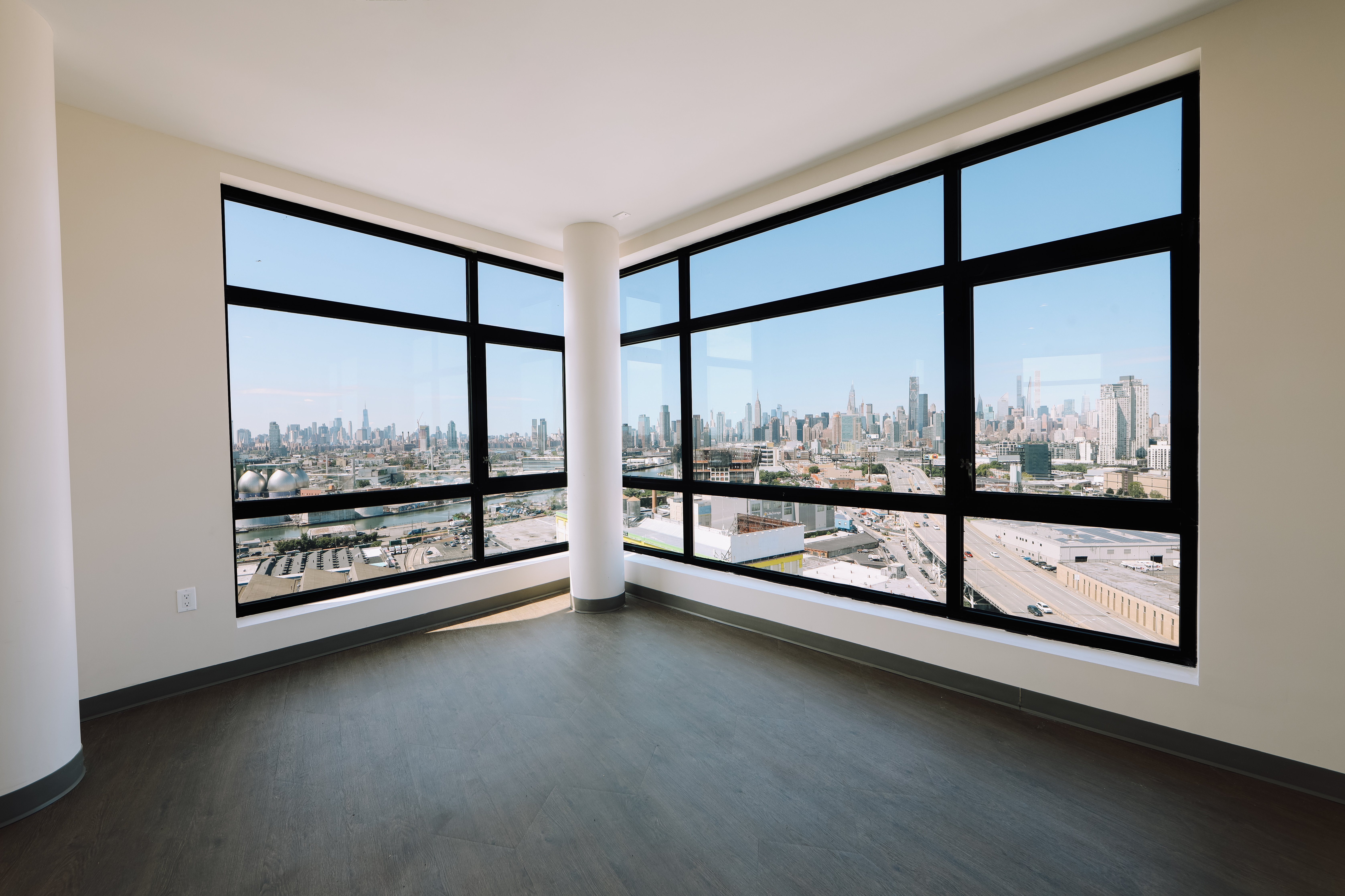 Holiday Inn Express Long Island City E New York, an IHG Hotel 24/48