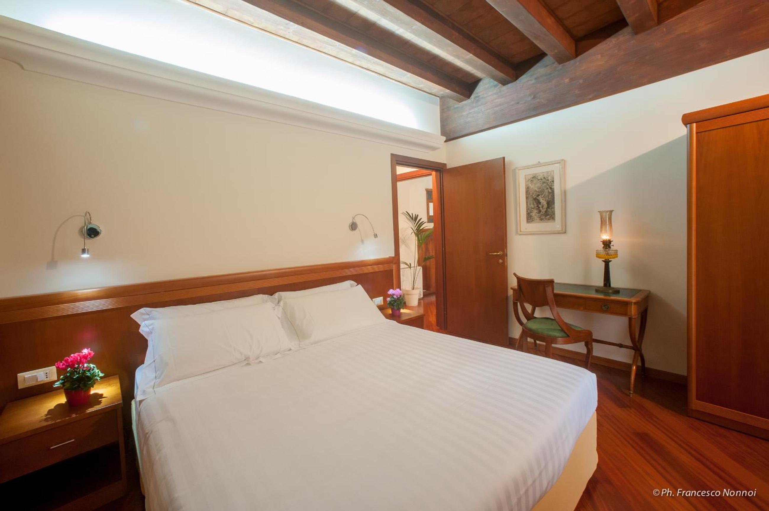 Suite, Terrace, Hotel Flora 2/10