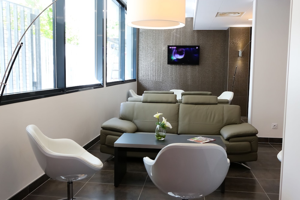 All Suites Appart Hôtel Orly Rungis 45/55