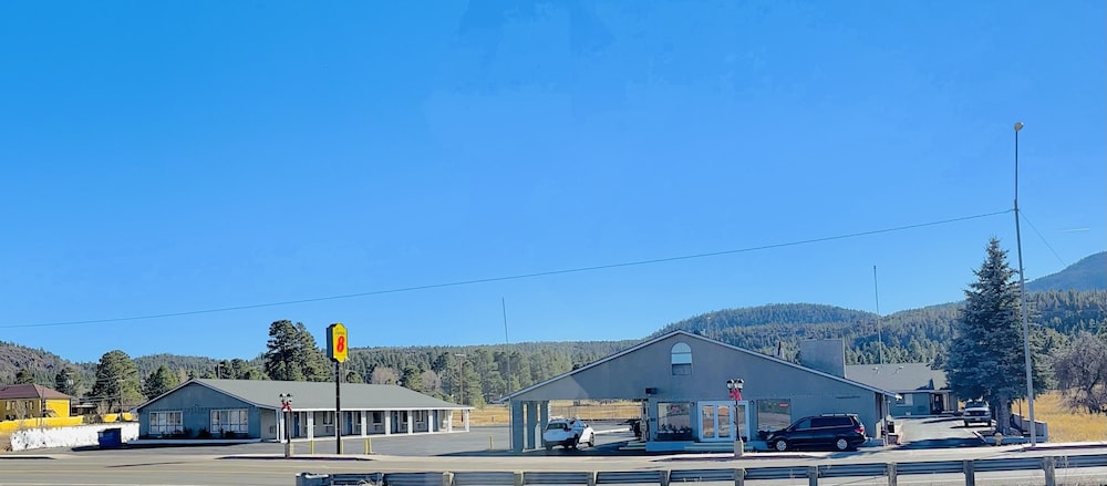 Super 8 By Wyndham Williams West Route 66 Grand Canyon Area Ex Rodeway Inn 43/54