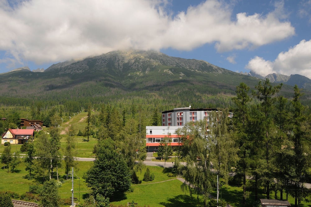 Atrium Hotel 45/47