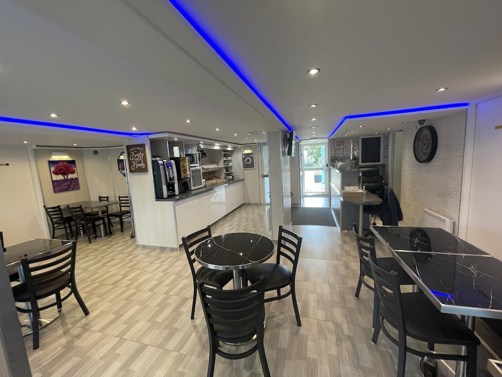 Fasthotel Roissy Saint Witz 32/50