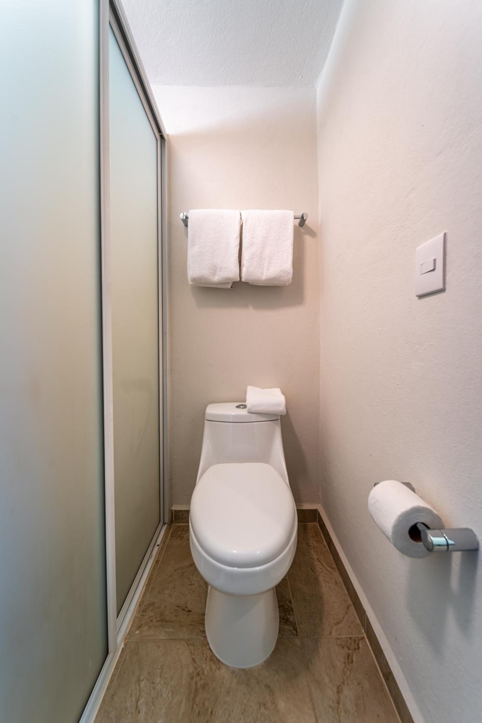 غرفة بسرير مزدوج بإطلالة على البحر، Villas Coral Huatulco 4/5
