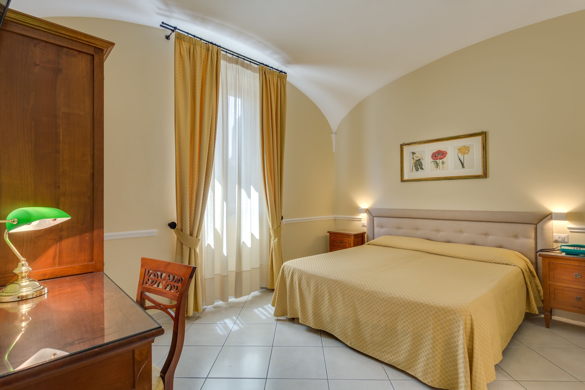 ROOM, SINGLE, DOUBLE BED