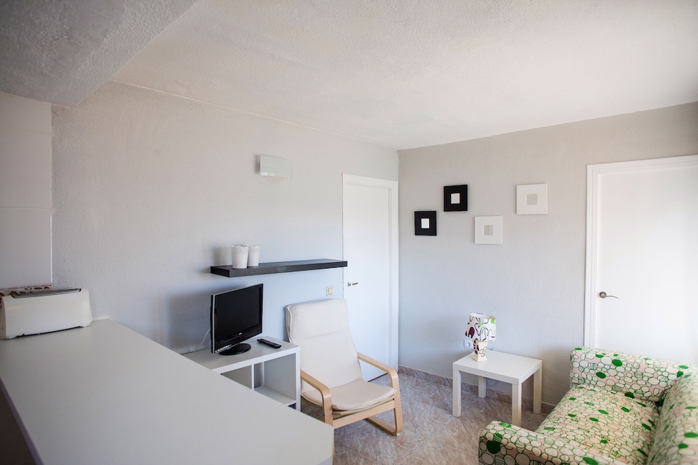 Hostal Alba 27/50