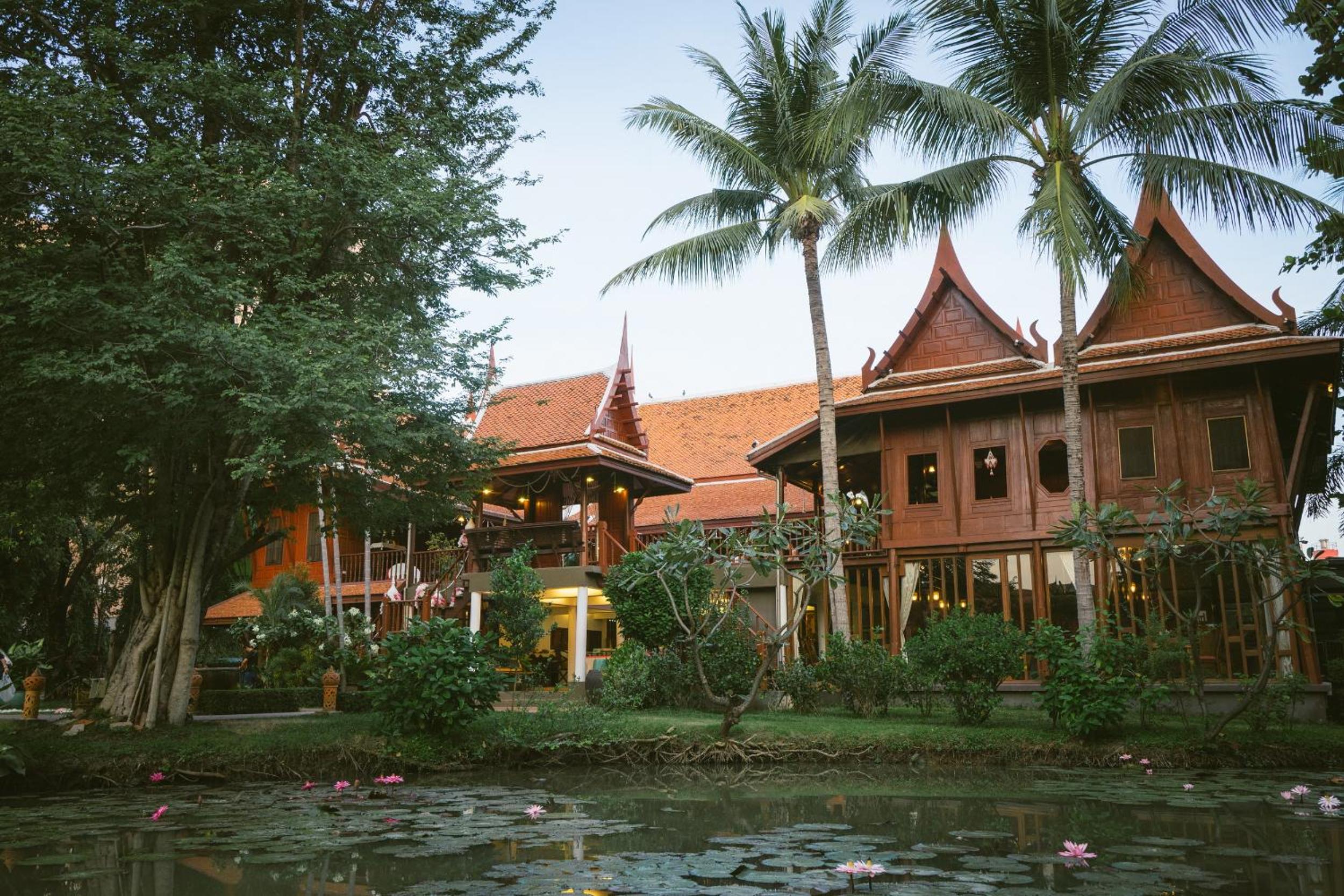 DHABKWAN RESORT & SPA 29/30