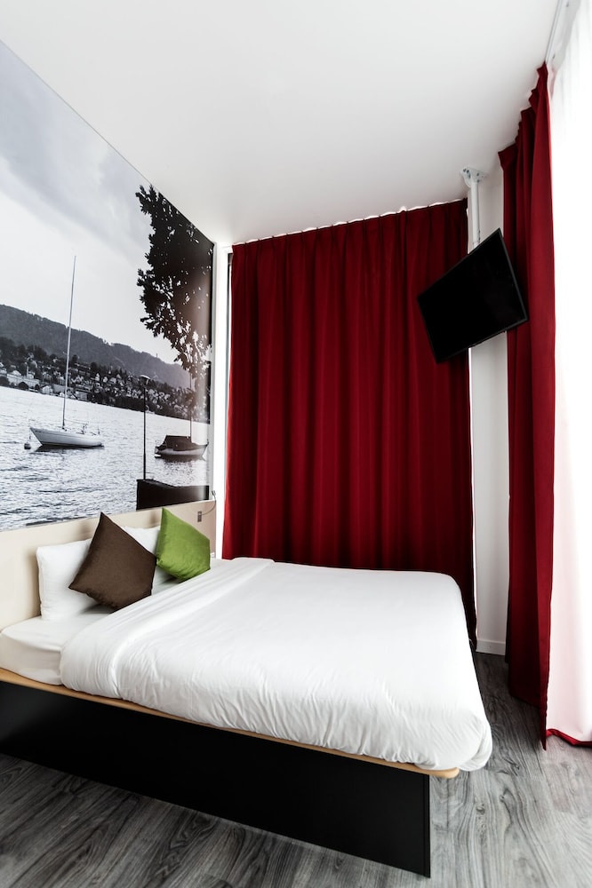 STANDARD, DOUBLE BED