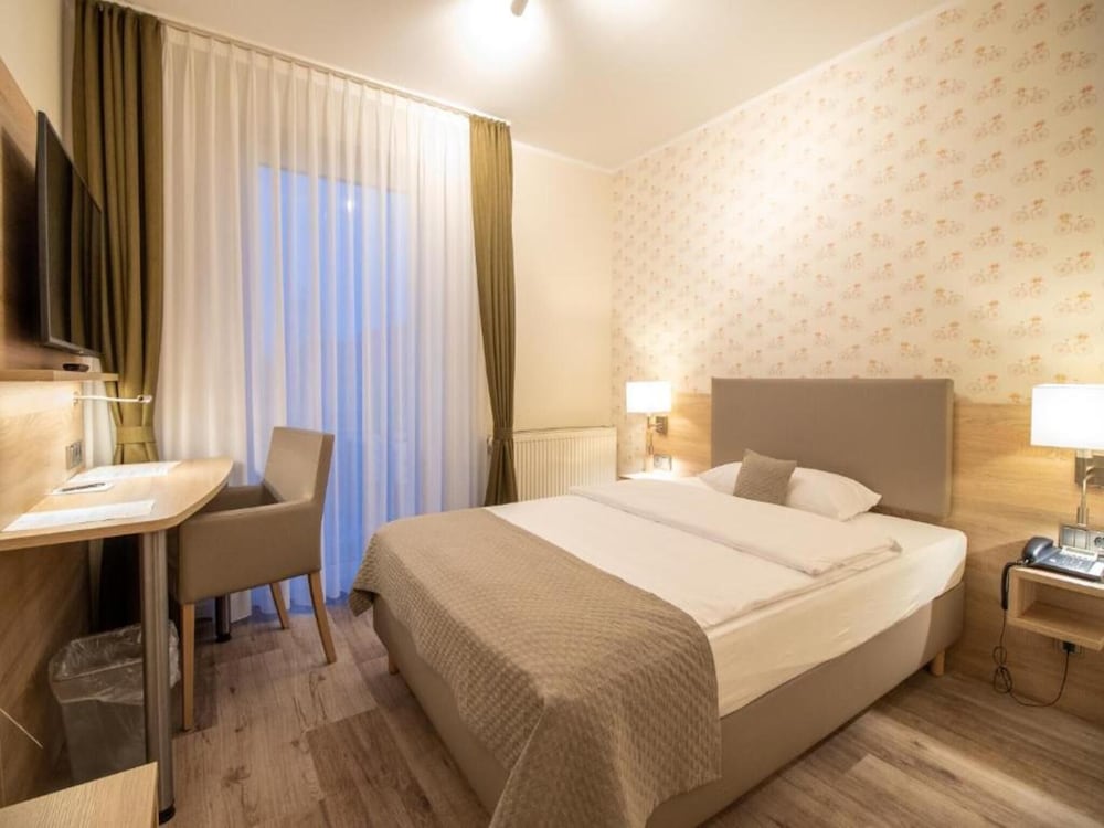 Hotel Fallersleber Spieker 12/50