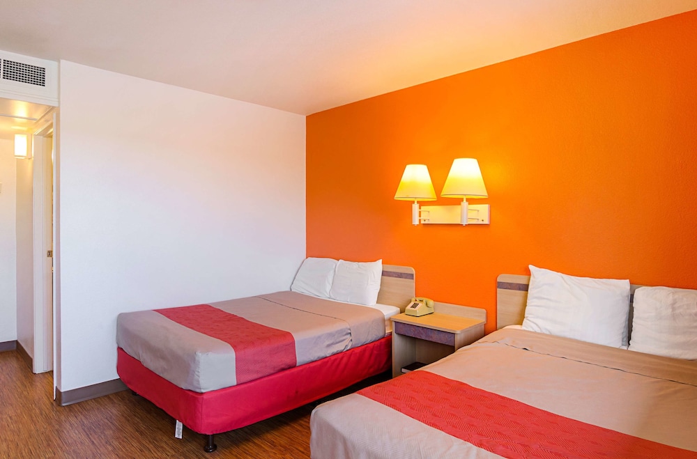 Motel6 Laramie, WY 30/52