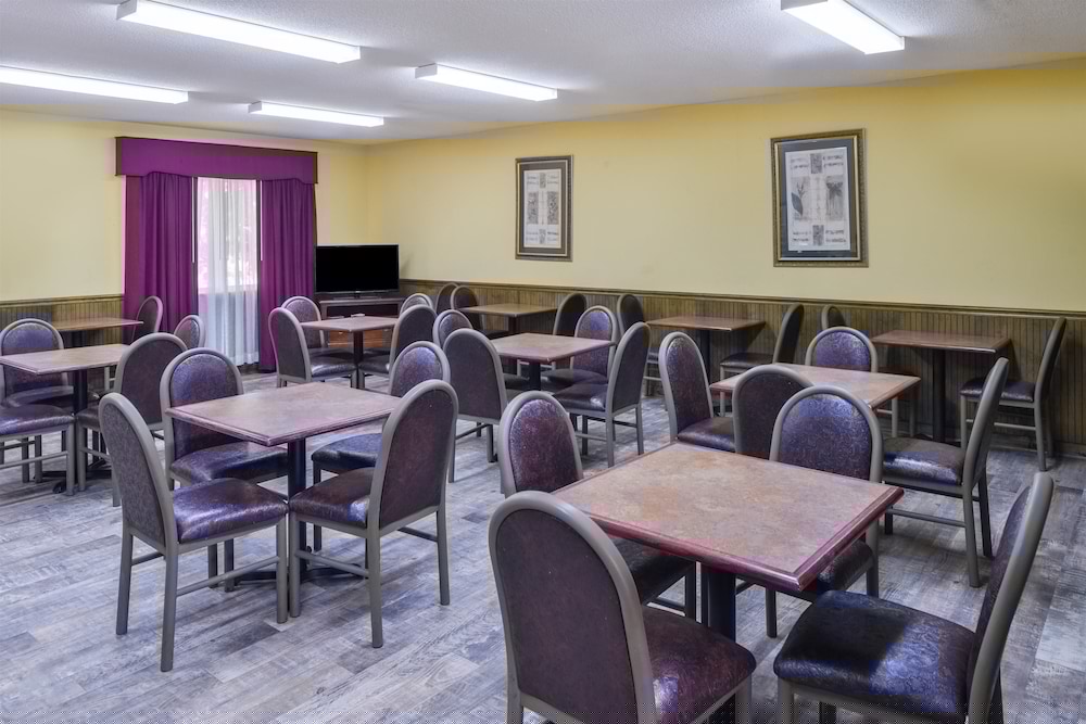 Americas Best Value Inn Wiggins 33/42