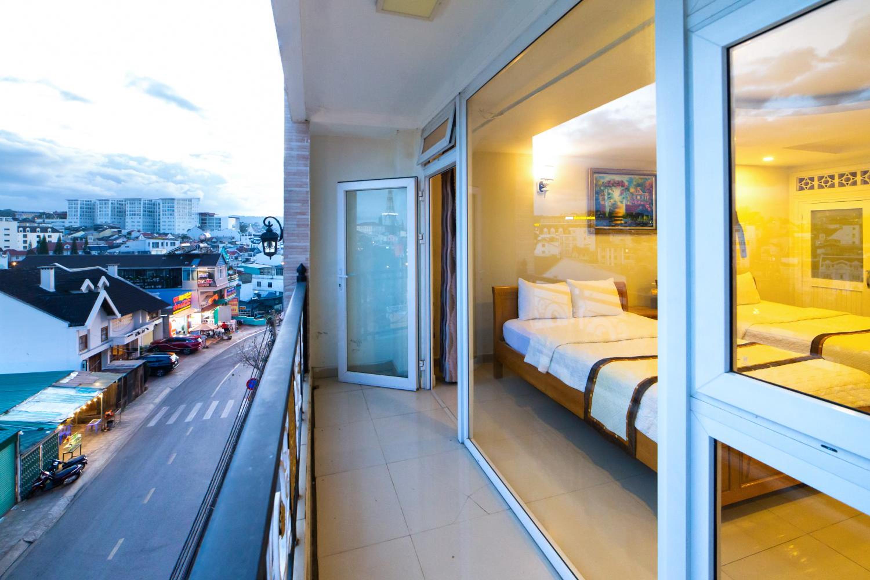 Europa Hotel 42/56
