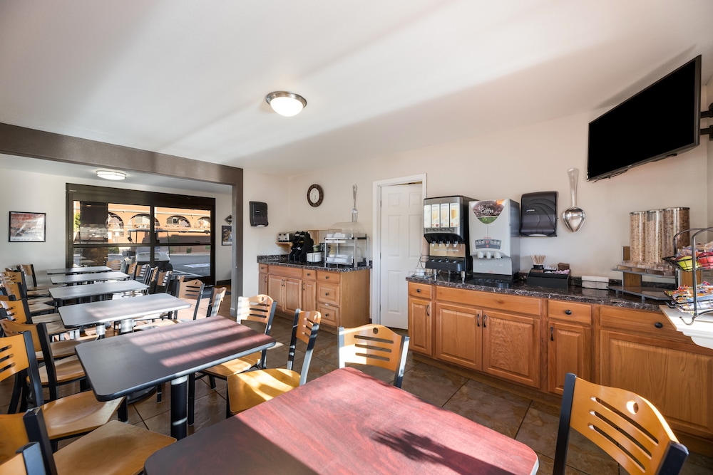 restaurant cafeteria