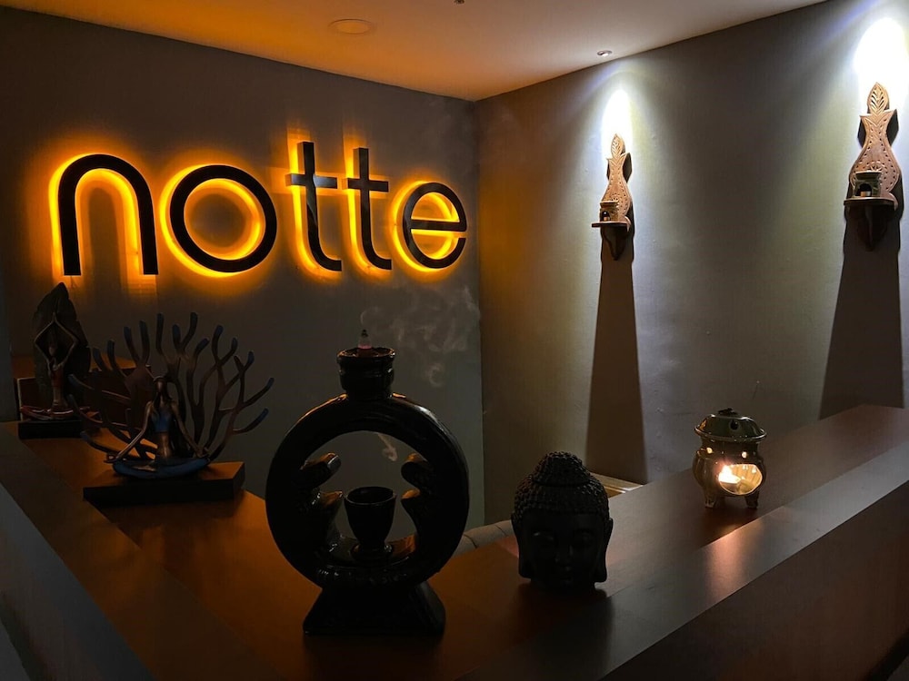 Notte Hotel 15/50