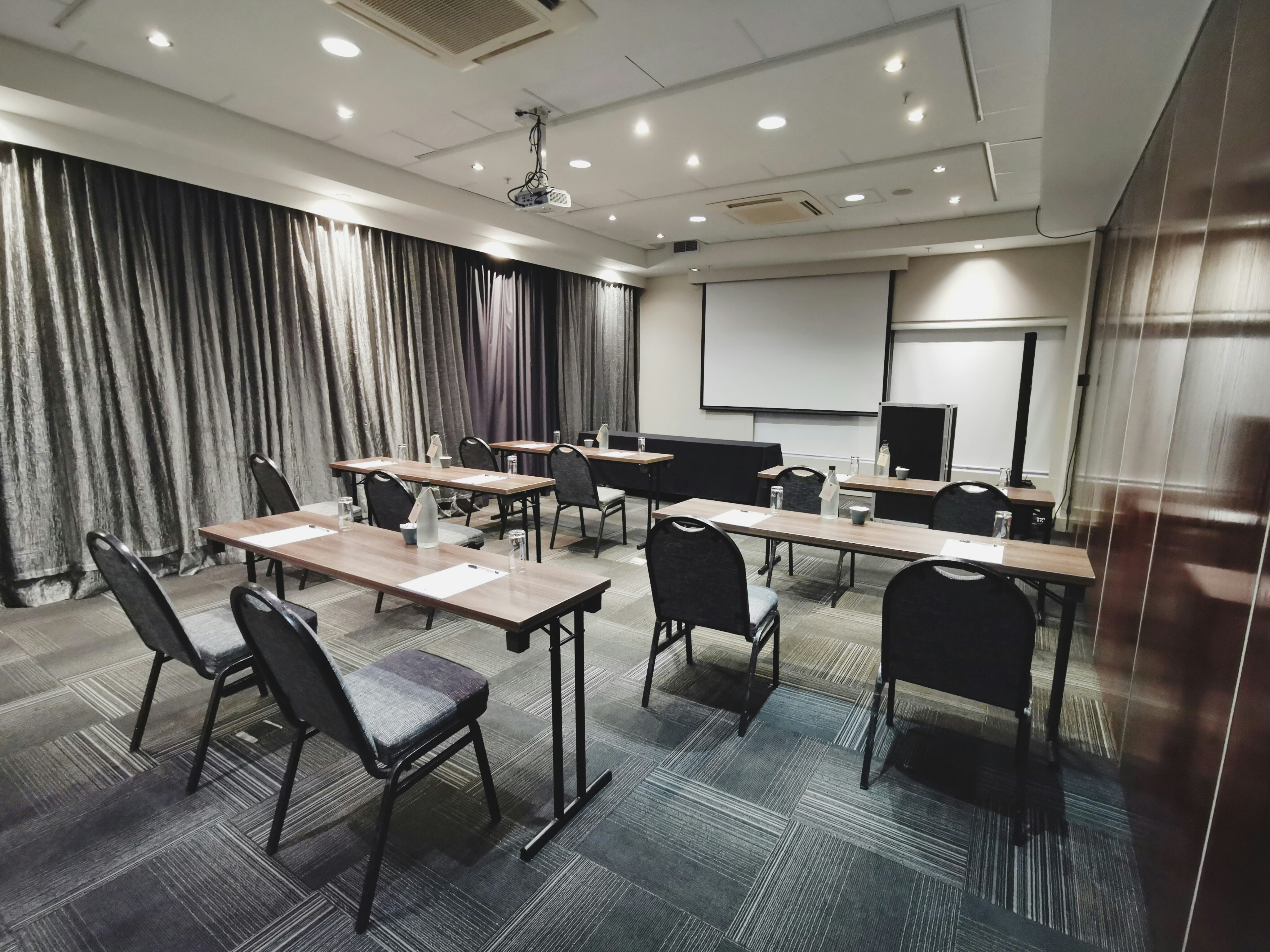 Doubletree By Hilton Cape Town - Upper Eastside 46/50