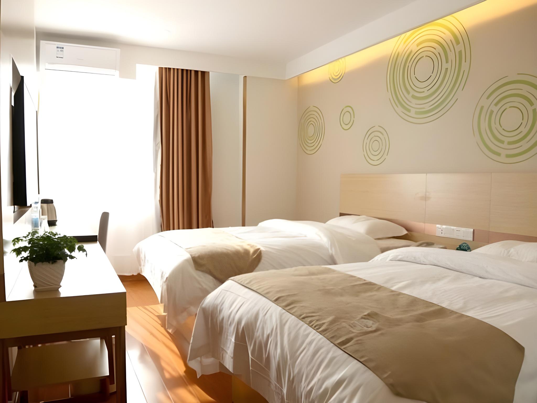 ROOM, TWIN BEDS