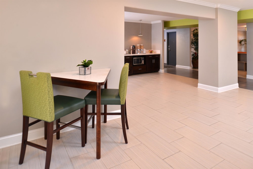 Americas Best Value Inn Memphis Airport 28/37