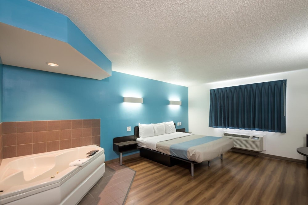 Motel6 Rothschild 37/37