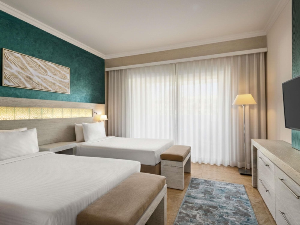 Movenpick Waterpark Resort and Spa Soma Bay 24/83