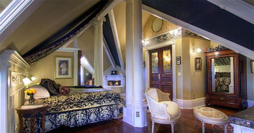 Gingerbread Mansion Inn 26/73