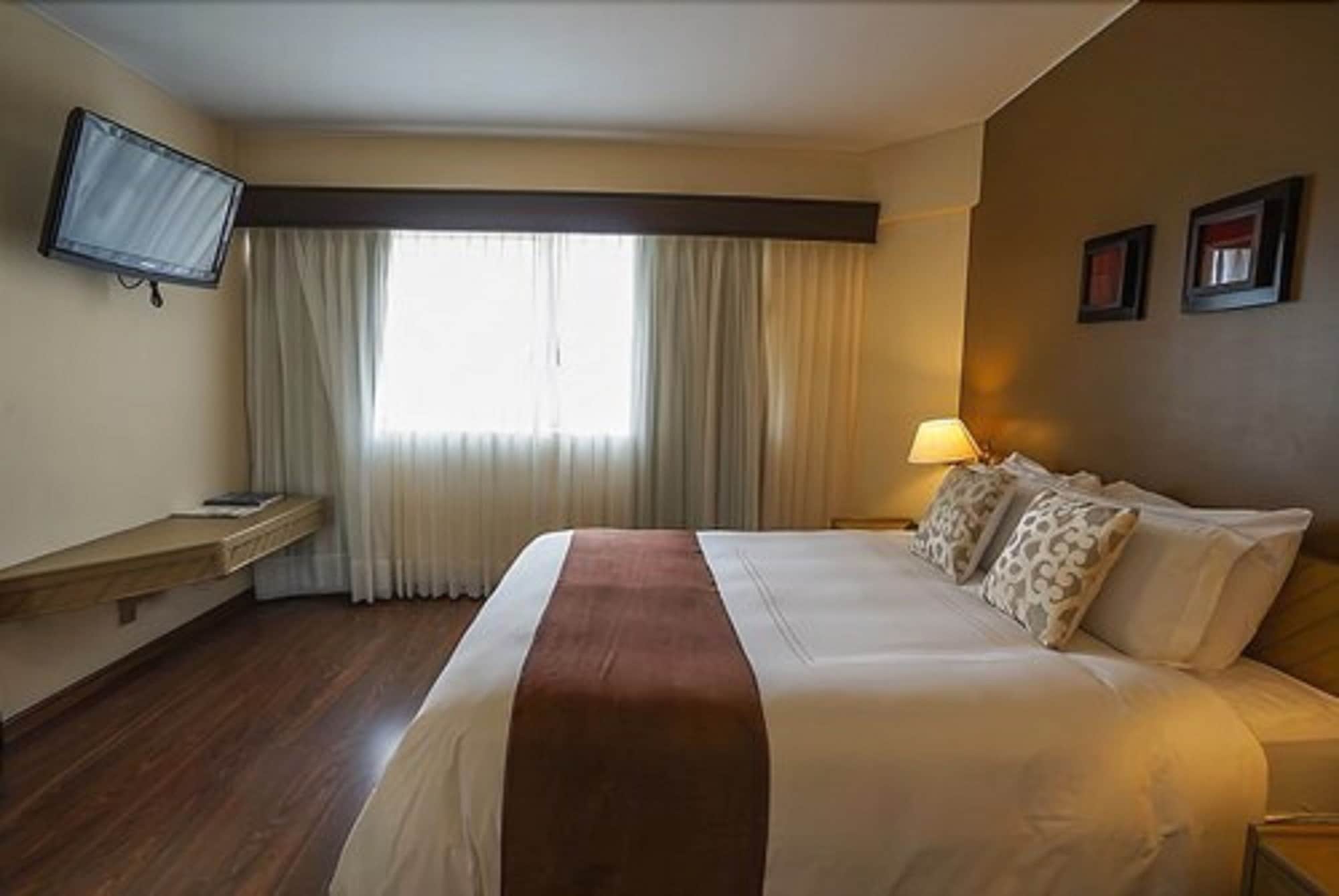 ROOM, SINGLE, KING BED